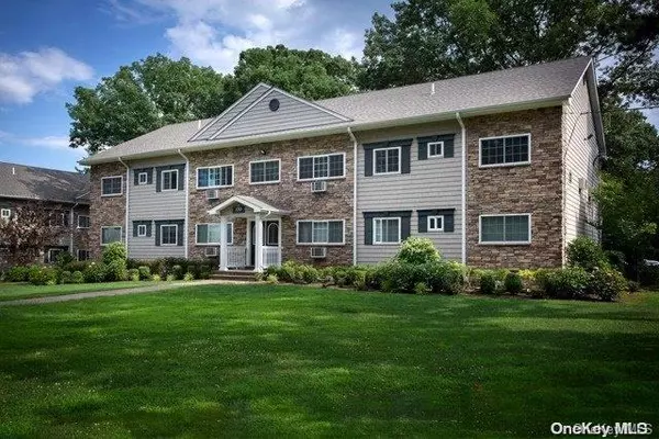 562 New HWY #7-1H, Hauppauge, NY 11788