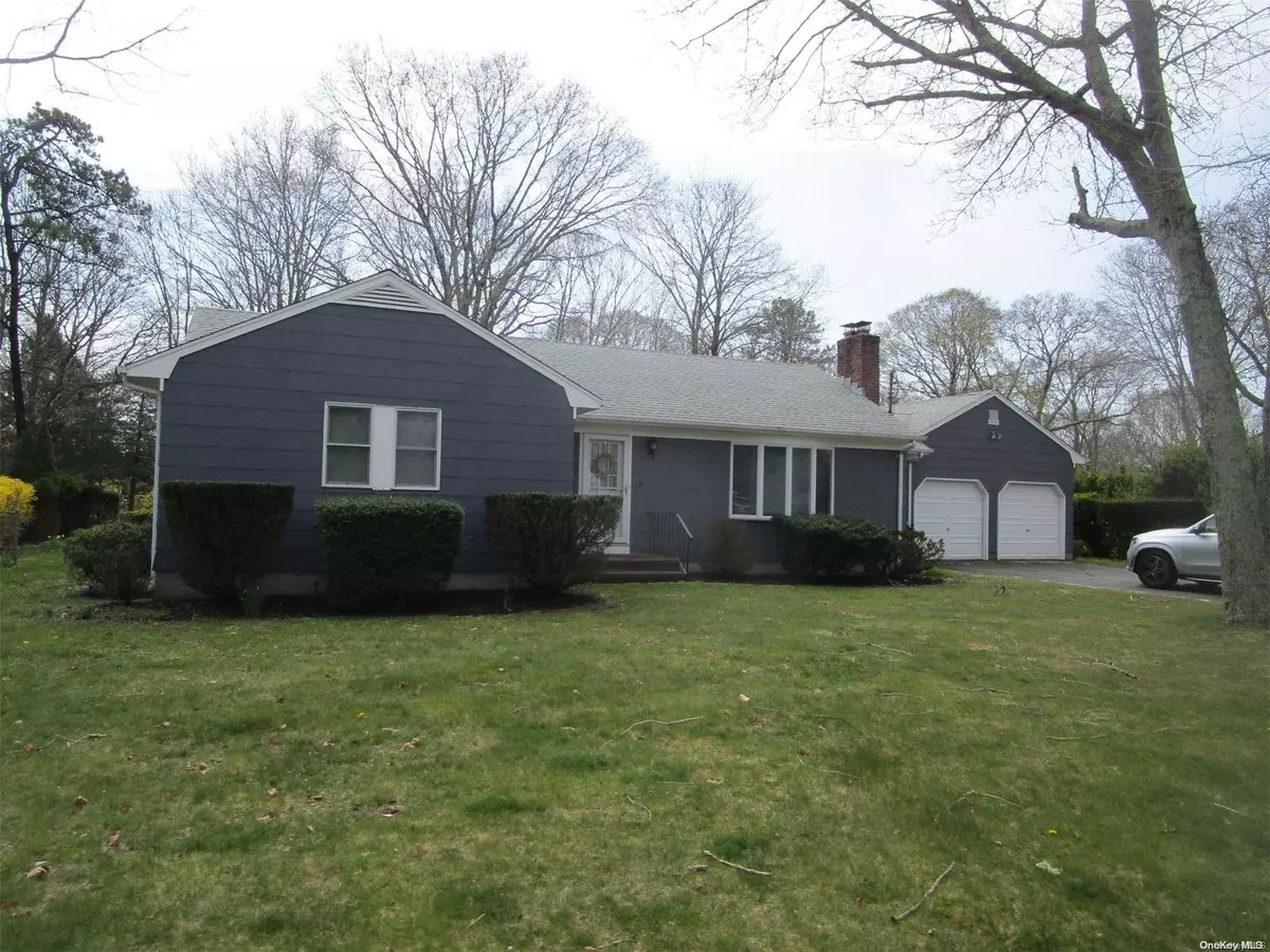 Hampton Bays, NY 11946,27 Argonne RD