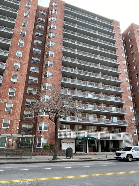 89-15 Parsons BLVD #11P, Jamaica, NY 11432