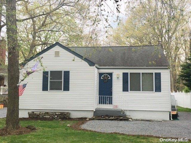 36 Dillmont DR, Smithtown, NY 11787