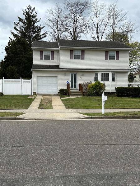 67 Colonial, Massapequa, NY 11758