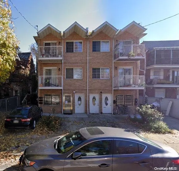 170-26 Henley RD #1st Fl, Jamaica Estates, NY 11432