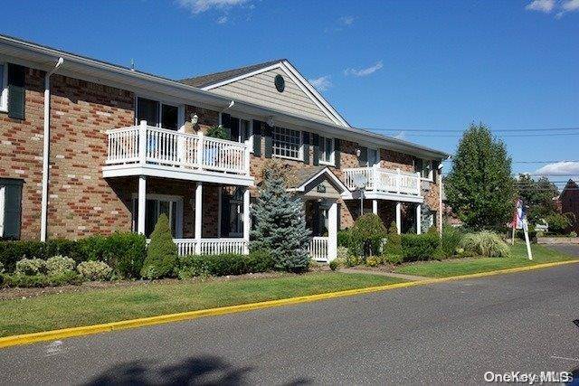 222 Lakeland AVE #I7, Sayville, NY 11782