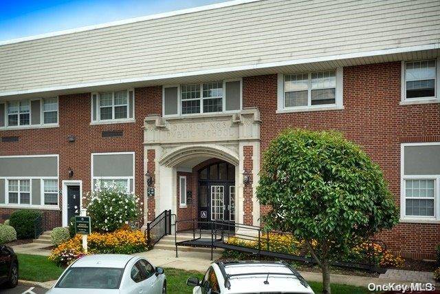 425 Newbridge RD #51, East Meadow, NY 11554