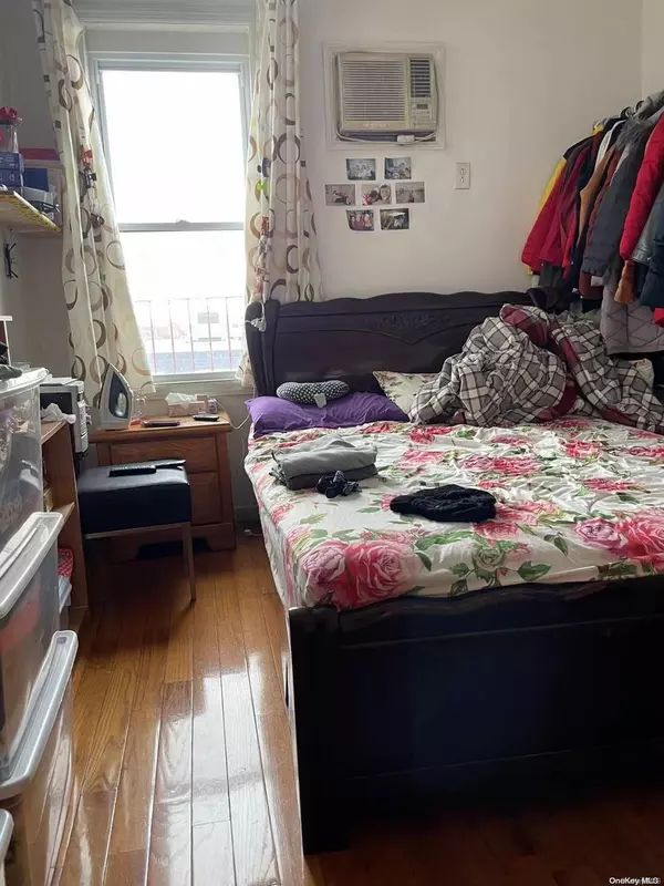 Woodside, NY 11377,37-43 58th St