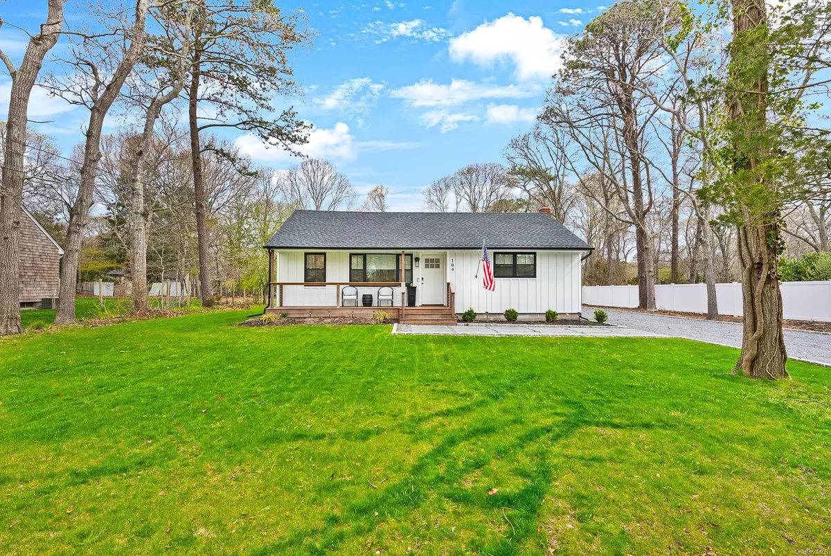 Hampton Bays, NY 11946,104 W Tiana RD
