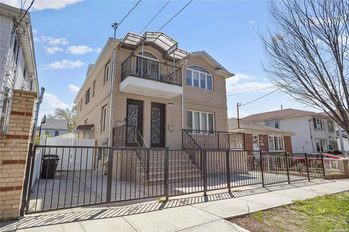 Fresh Meadows, NY 11366,158-36 77th RD