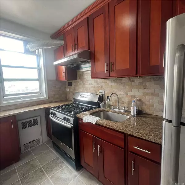 Rego Park, NY 11374,63-45 Saunders ST #2D