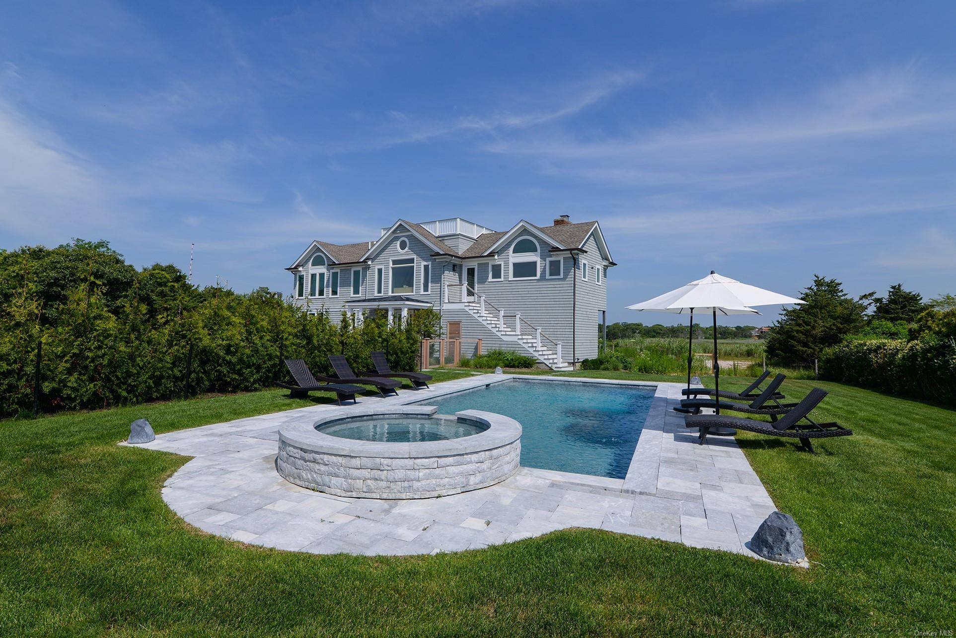 Quogue, NY 11959,115 Dune RD
