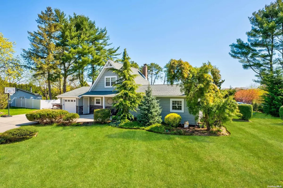 Shoreham, NY 11786,167 Randall RD