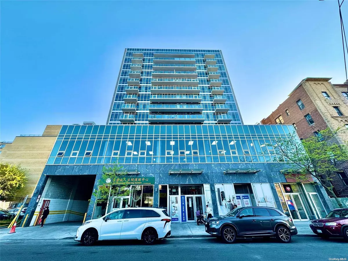 Flushing, NY 11355,41-62 Bowne ST #13E