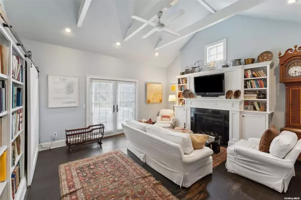 Westhampton Beach, NY 11978,17 Woodbridge LN