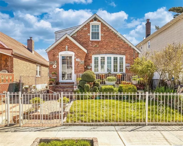 114-33 124th ST, South Ozone Park, NY 11420