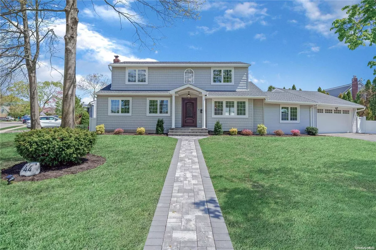 Westbury, NY 11590,44 Mindy LN