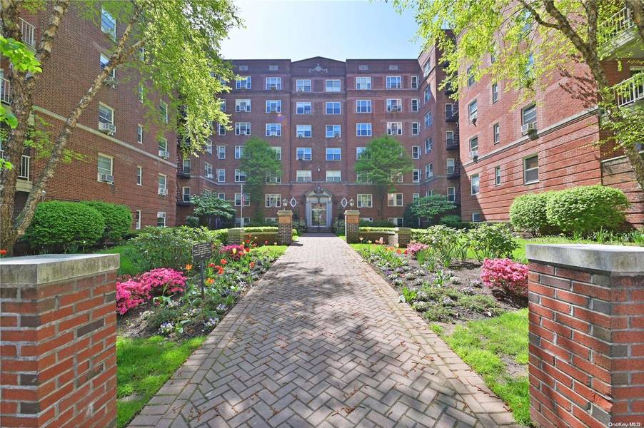 113-14 72 Road #4k, Forest Hills, NY 11375