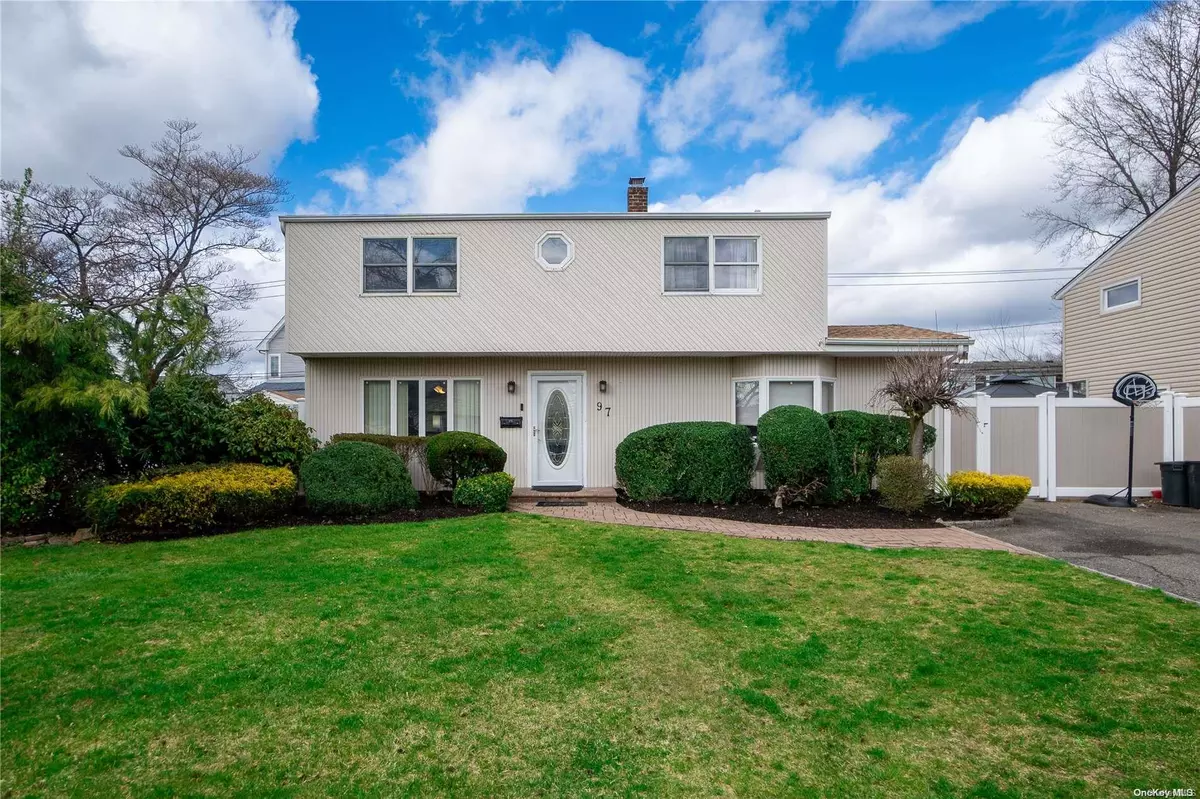 Levittown, NY 11756,97 Bluespruce RD