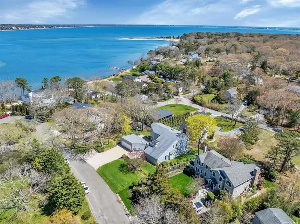 Hampton Bays, NY 11946,6 Bay View DR