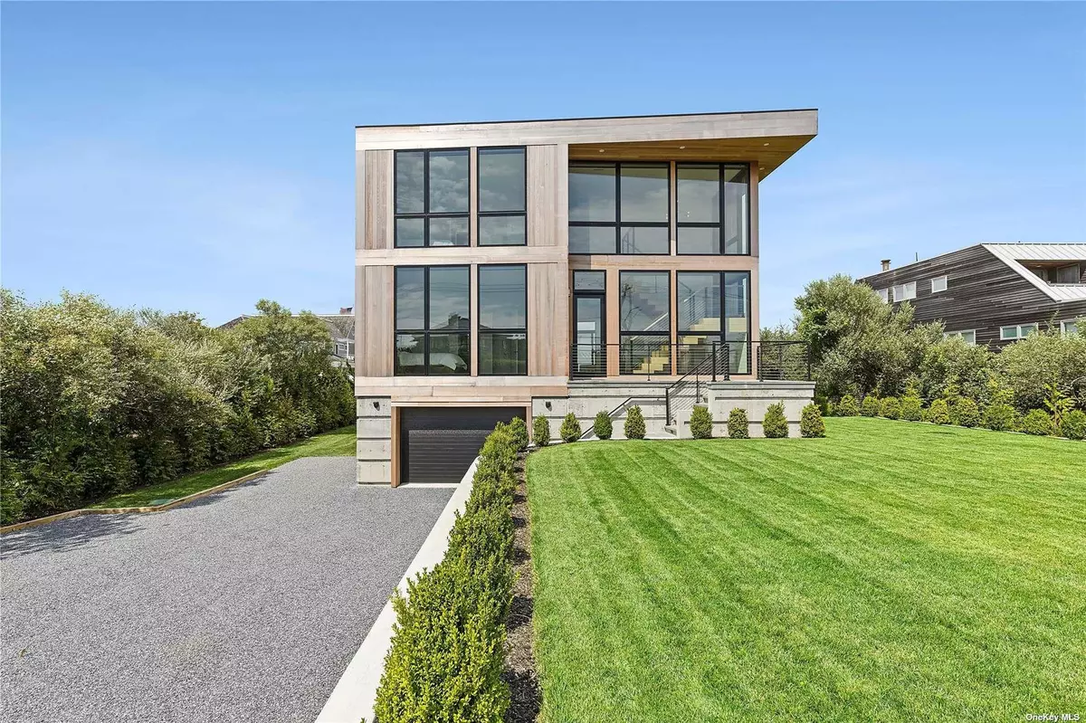 Westhampton Beach, NY 11978,314 Dune