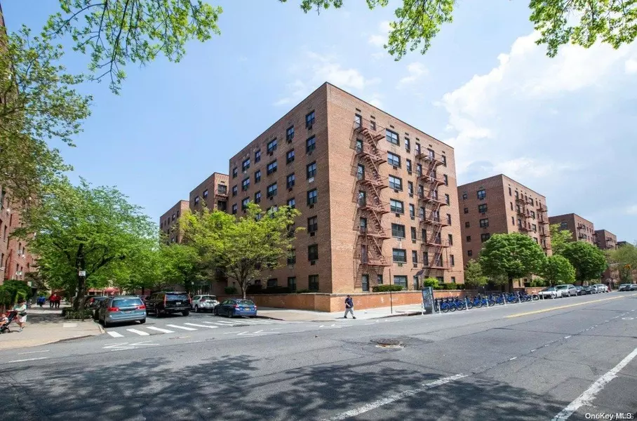 99-06 58th AVE #6-E, Corona, NY 11368