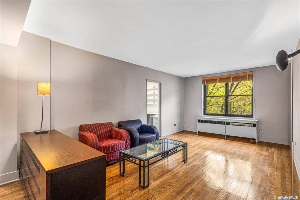 Briarwood, NY 11435,139-15 83 AVE #520