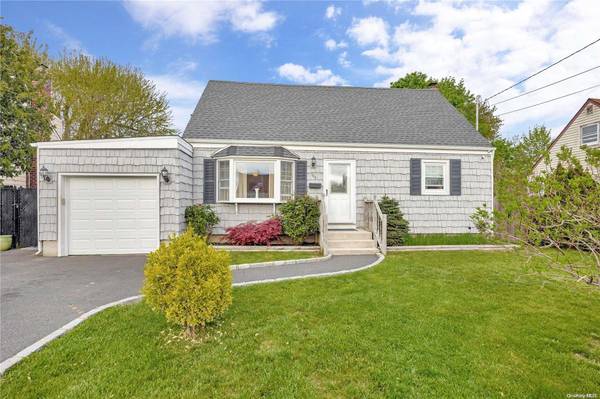 169 W 19th ST, Deer Park, NY 11729