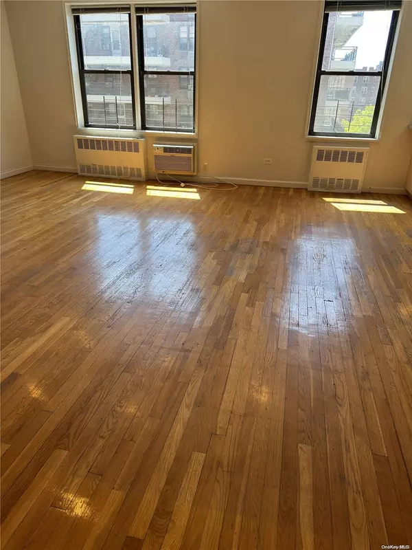 Flushing, NY 11355,137-05 Franklin Ave #4D