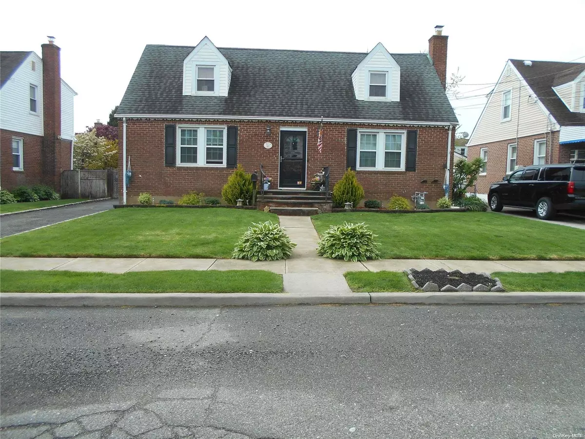 West Hempstead, NY 11552,551 Chesman ST