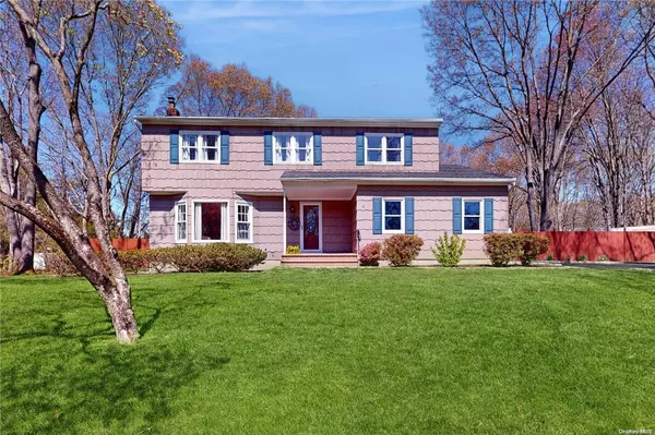 9 Colonial Court, Miller Place, NY 11764