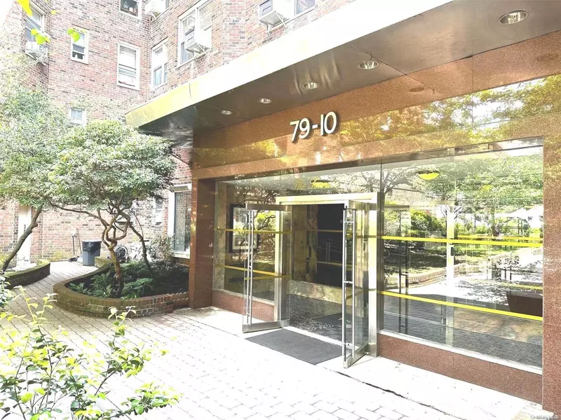 79-10 34 Ave #4V, Jackson Heights, NY 11372