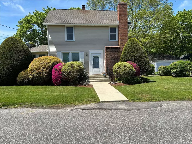 12 Hawkins AVE #2, Center Moriches, NY 11934