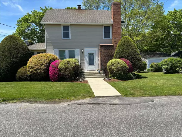 Center Moriches, NY 11934,12 Hawkins AVE #2