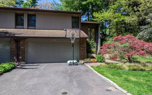 Jericho, NY 11753,167 High Pond DR #1