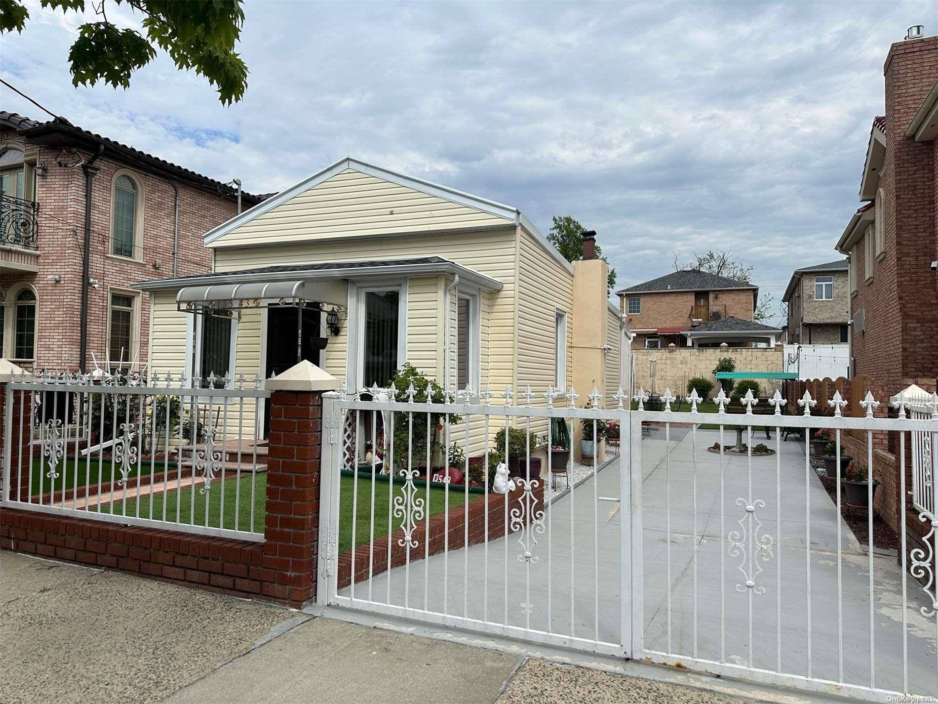 135-43 124th ST, South Ozone Park, NY 11420