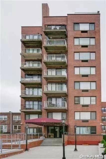 87-14 57th RD #PH-B,  Elmhurst,  NY 11373