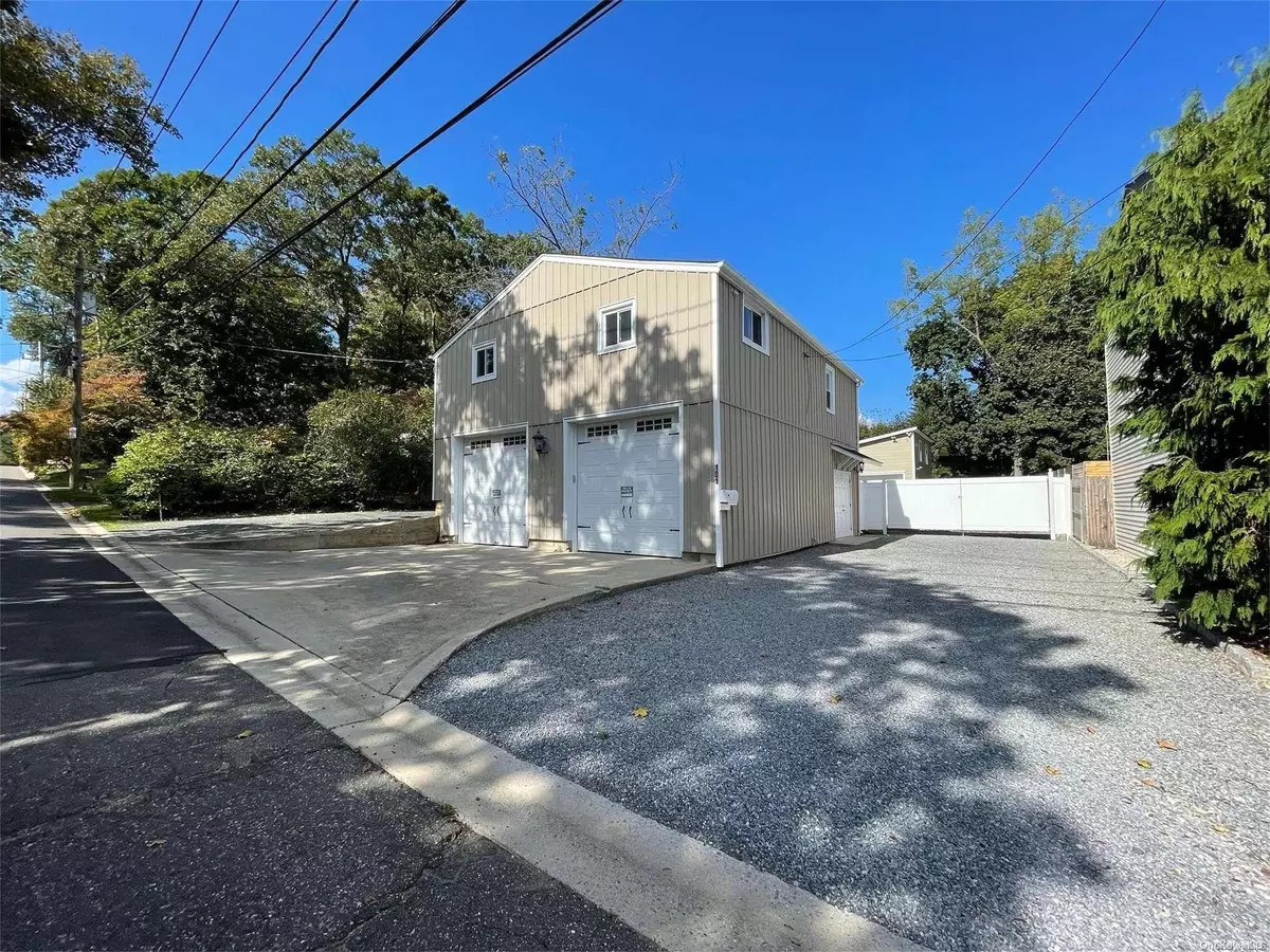 Locust Valley, NY 11560,101 Davis ST