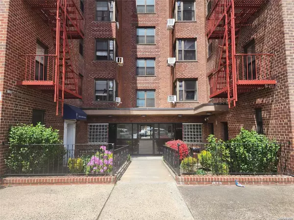 Jackson Heights, NY 11372,88-09 Northern Blvd #A301