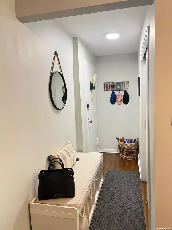 Flushing, NY 11355,42-65 Kissena Blvd #328