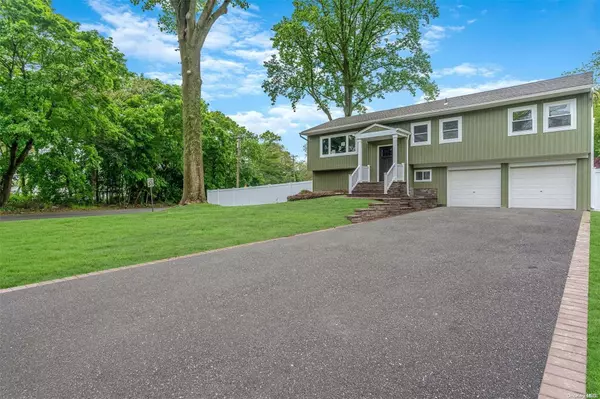 Hauppauge, NY 11788,72 Joyce DR