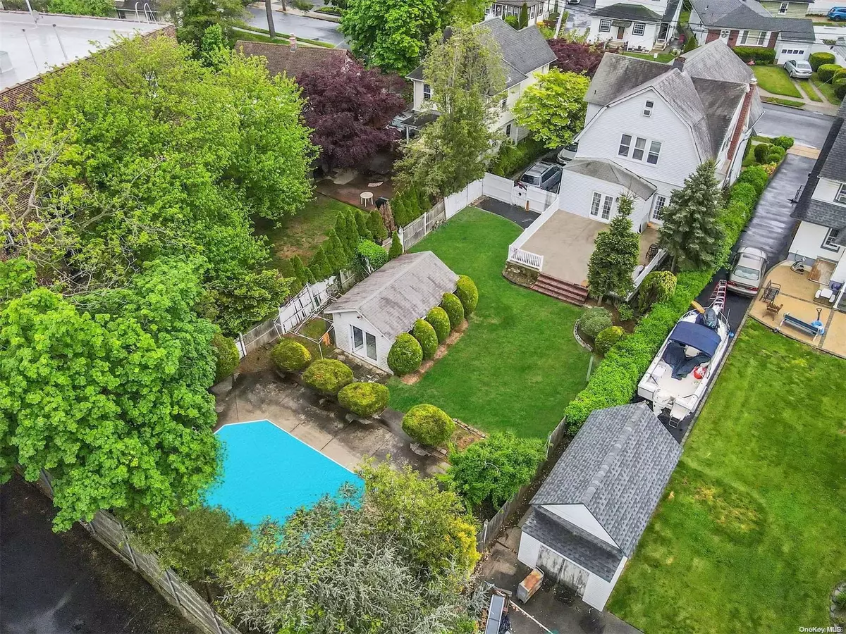 Lynbrook, NY 11563,21 Harrison AVE