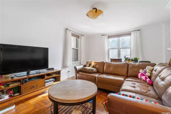 Flushing, NY 11354,148-09 Northern Blvd #1F