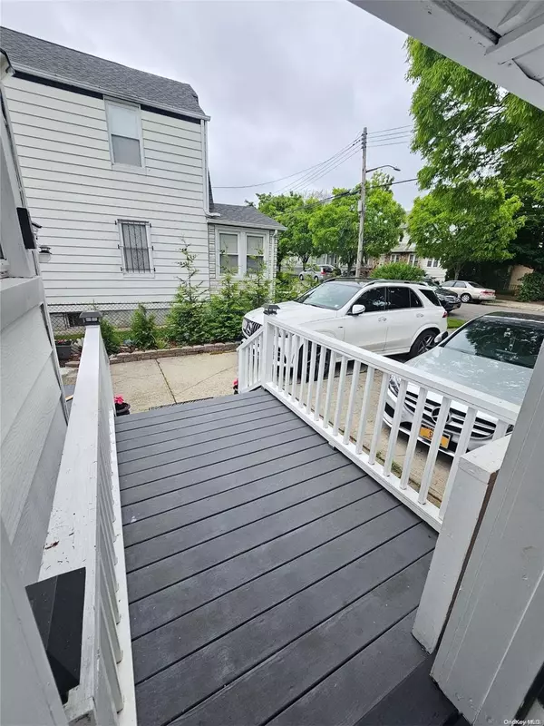 Queens Village, NY 11429,208-25 104 AVE