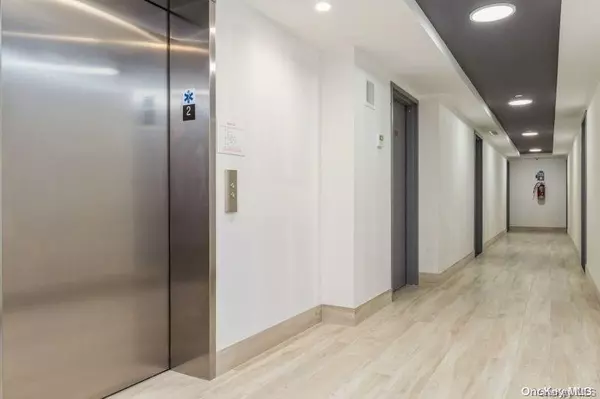 Flushing, NY 11367,153-53 77th AVE #3E