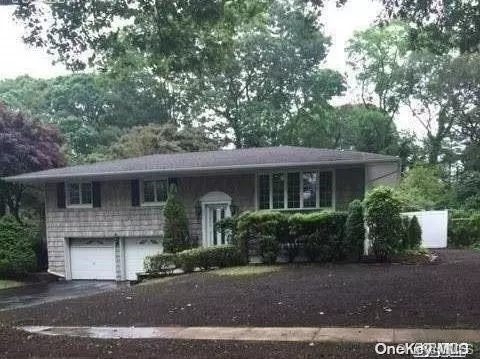 Hauppauge, NY 11788,51 Mackay DR