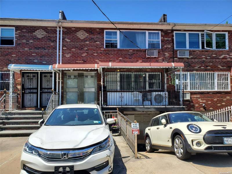 87-04 168th Pl, Jamaica Hills, NY 11432