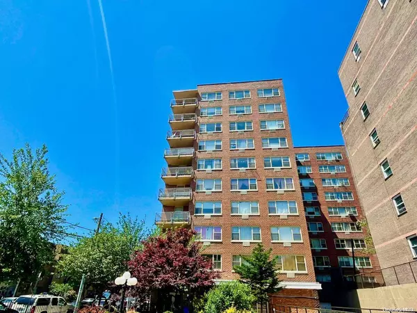 Elmhurst, NY 11373,81-11 45th Ave #3