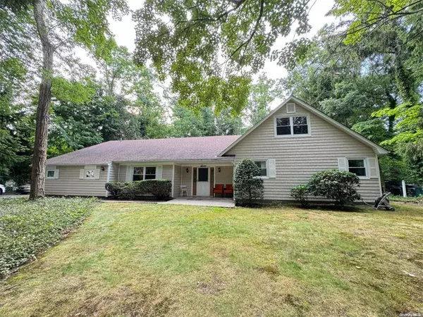 Setauket, NY 11733,7 Cumberland PATH