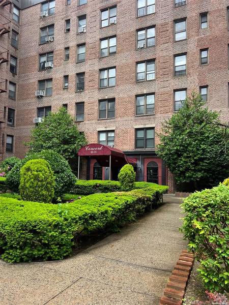 83-15 98th ST #3T, Woodhaven, NY 11421