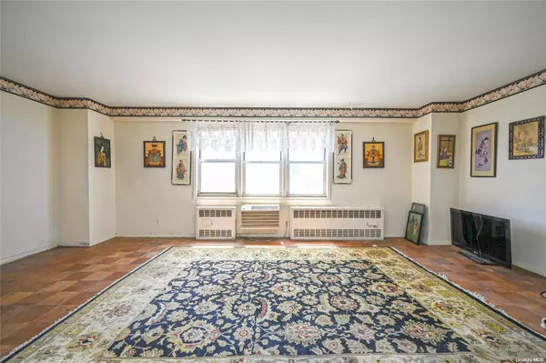 86-15 Broadway #14F, Elmhurst, NY 11373