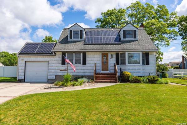 404 N Erie AVE, Lindenhurst, NY 11757