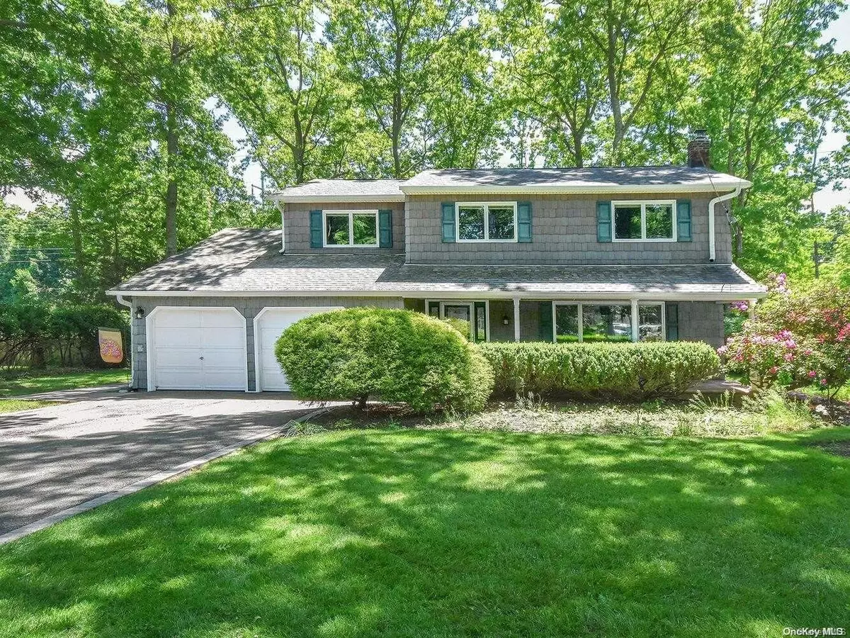 Shoreham, NY 11786,10 James ST